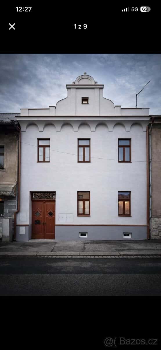 Prodej rodinného domu 228 m2, pozemek 594 m2 Zámecké náměstí, okres Kolín