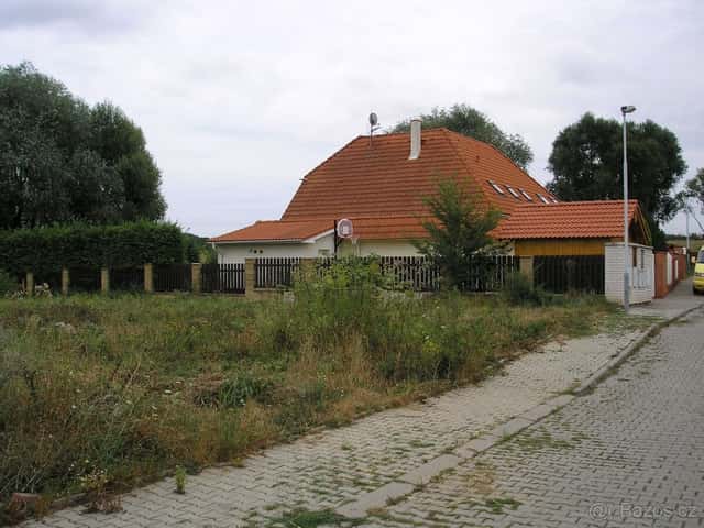 Prodej stavebního pozemku 540 m², Praha 10 - Dubeč, Praha 10