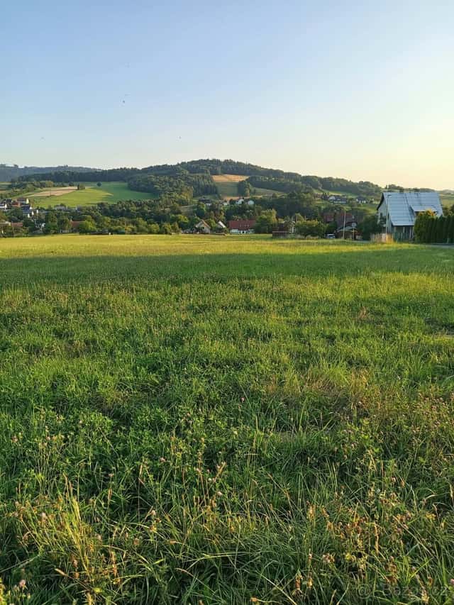 STAVEBNI PARCELA- ROZNOV POD RADHOSTEM, okres Vsetín