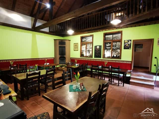 Restaurace, Pizzerie a byt v Lukách nad Jihlavou, okres Jihlava