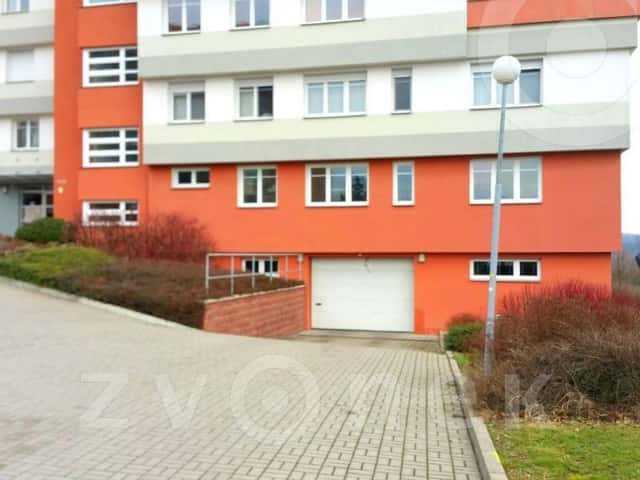 Pronájem garážového stání Zlín - Podlesí, ev.č. ZL04165, okres Zlín