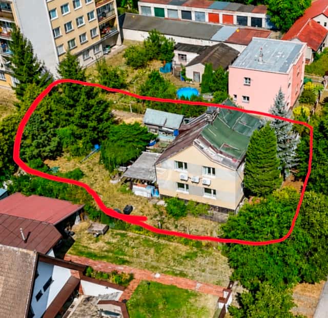 Pozemek 827m2 s RD - Pardubice, Pohránovská ul, okres Pardubice
