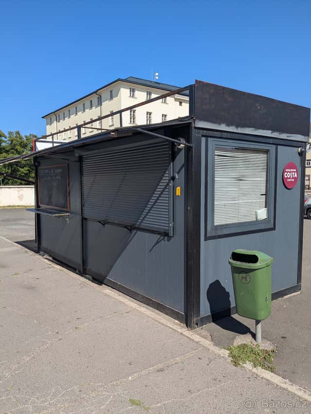 Stánek na autobusovém nádraží Trutnov, okres Trutnov