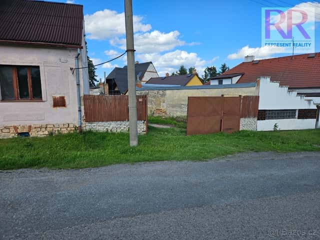 Prodej pozemku 1004 m2 Dobřany u Plzně, okres Plzeň-jih