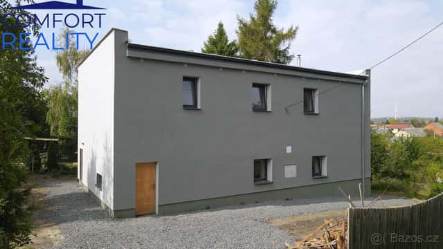 Prodej rodinného domu o dvou bytech v obci Melč, okres Opava