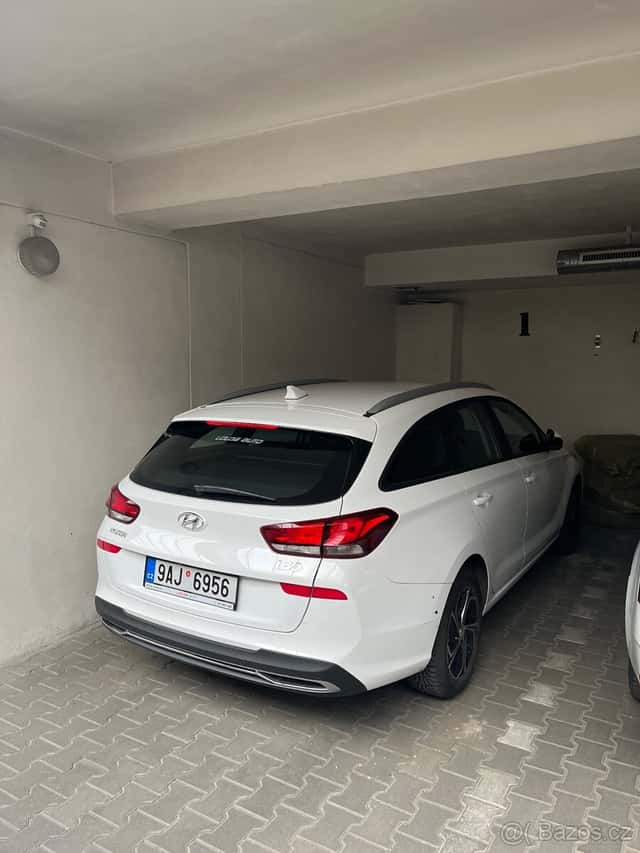 Garazove stani Vrsovice, Praha 10