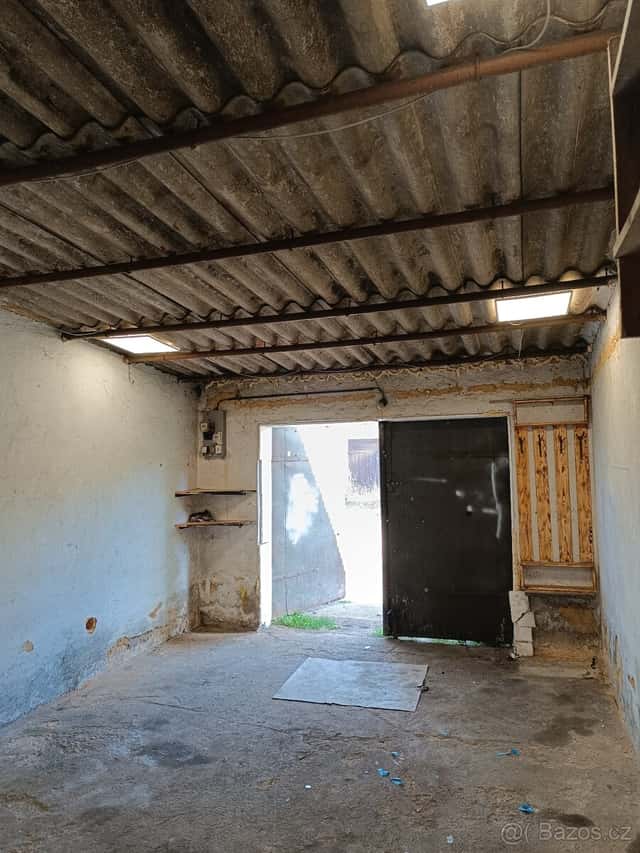 Pronájem větší garáže 3,7×6m s elektřinou Bory,ul. E.Beneše, okres Plzeň-město
