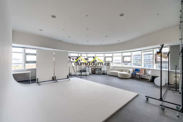 Prodej zavedeného fotostudia Skyler Studio – odstupné + náje, Praha 9