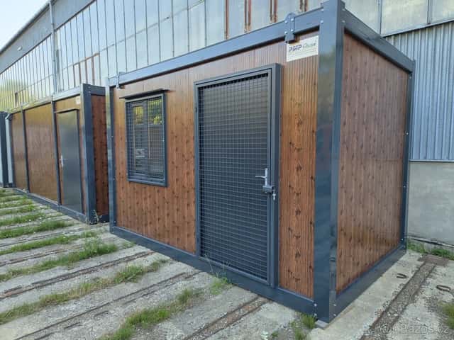 Strážní kontejner o rozměru 2,4 x 4 m, okres Brno-město