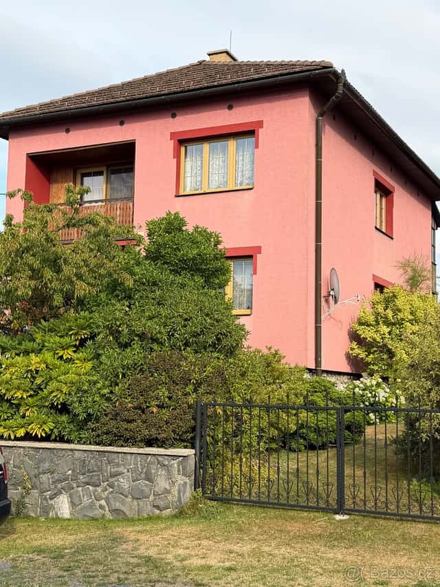 Dvougenerační rodinný dům s výtahem a okrasnou zahradou., okres Nový Jičín