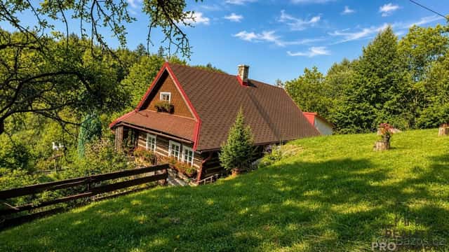 Kouzelná roubenka z roku 1888 uprostřed beskydské přírody. M, okres Frýdek-Místek