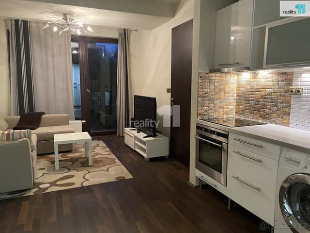 Pronájem bytu 2+kk, 46m2 + terasa, Praha 8, Praha 8
