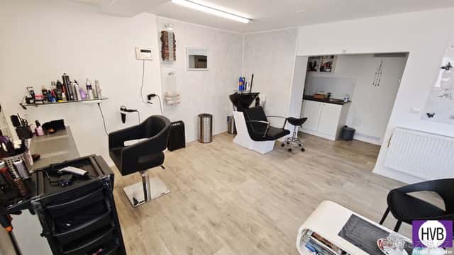 Pronájem kadeřnického salonu 32 m², terasa 15 m², ul. U Ciká, Praha 5