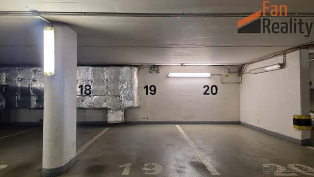 Prodej garáže 12 m² – ulice Na Neklance, Praha 5