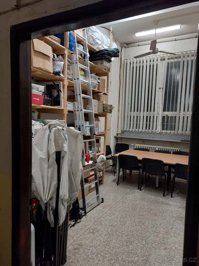 Zasedačka a sklad pro neziskovku v centru Prahy, Praha 2