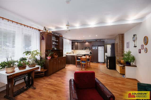 Kněževes - Jobova Lhota,,175 m², obytná část 4+kk - rodinný, okres Blansko