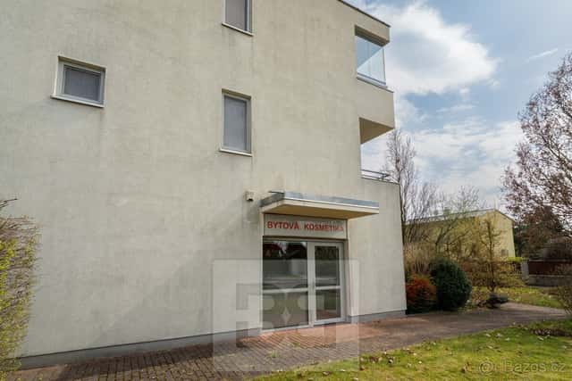 Pronájem obchodního prostoru 35 m², Praha - Kolovraty, Praha 10