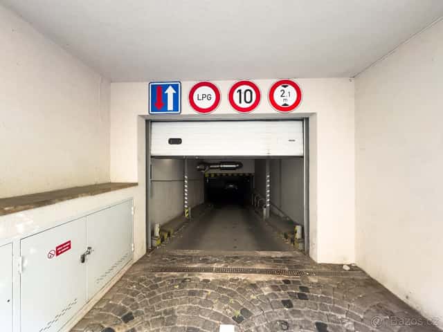 Pronájem parkovacího stání - Praha 2, Praha 2