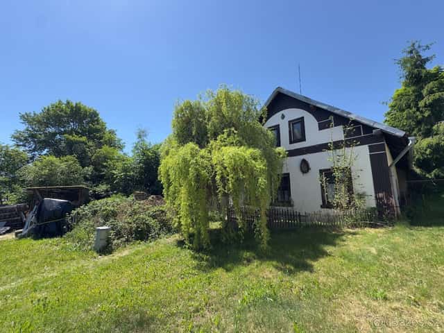 Dům před rekonstrukcí + samostatný pozemek 887m2, okres Český Krumlov