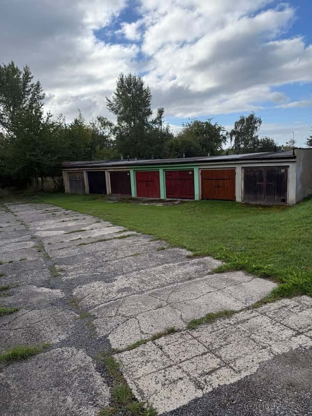 Pronájem garáže Litvínov–Janov, u kovošrotu, okres Most