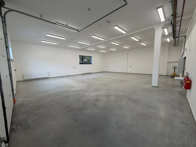 Pronájem skladovacího prostoru – 173m2, Bučiska, Rožnov pod, okres Vsetín