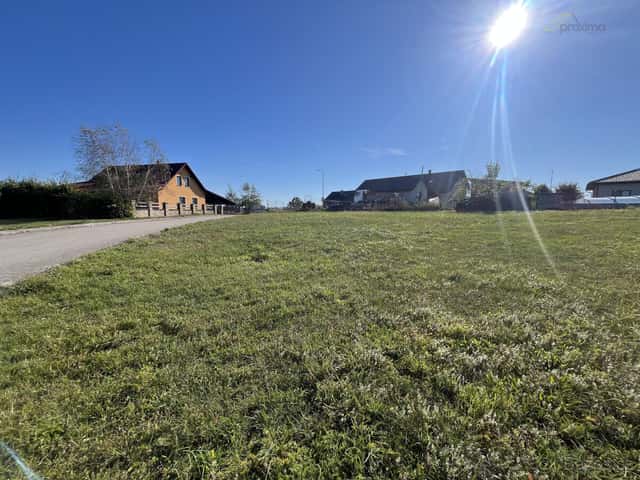 Prodej pozemku k zastavění rodinným domem, 713 m2, Strmilov, okres Jindřichův Hradec