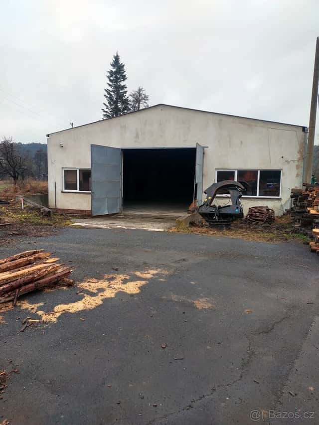 Pronájem výrobní haly - 537 m2, okres Bruntál
