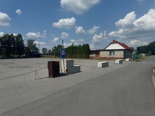Zpevněný asfaltový pozemek Staměřice 2200 m2, okres Olomouc