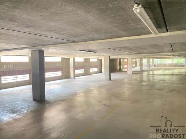Pronájem garážového stání Olomouc Koželužská, okres Olomouc