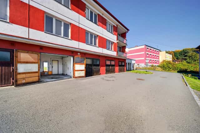 Prodej hezkého bytu 3+1 + lodžie s garáží v Manětíně., okres Plzeň-sever
