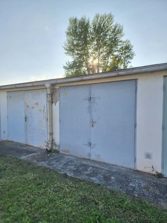 Garáž, okres Pardubice