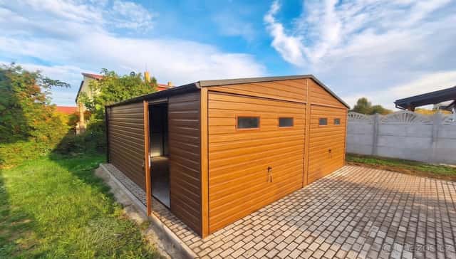 Plechová garáž 6×7 m – Zlatý dub světlý „ASTERIX“, okres Náchod