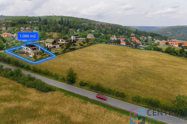Prodej pozemku 1.080 m2, okres Praha-západ
