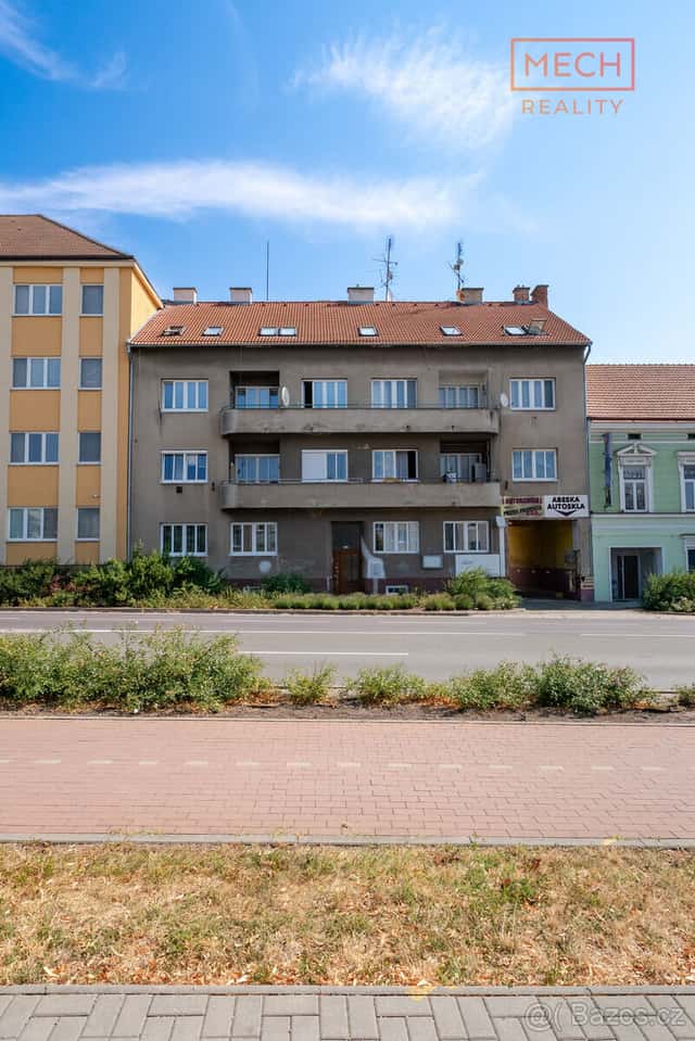 Prodej bytu 2+kk, 71 m² + sklep 11 m², Vídeňská třída 699/35, okres Znojmo