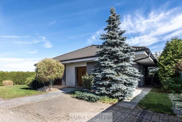 Prodej rodinného domu 4+kk 115 m2, zahrada 590m2, pozemek 72, okres Praha-východ