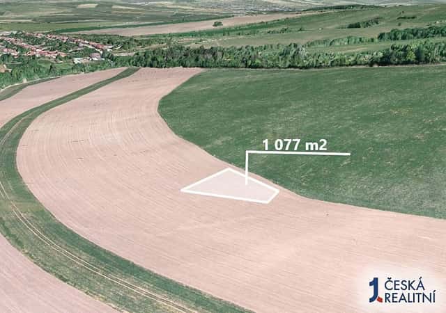 Pole 1 077 m², okres Uherské Hradiště