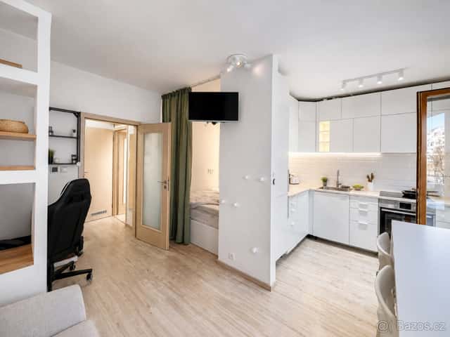 Pronájem bytu 1+kk, 32m2 + 50 m2 zahrádka, Praha - Modřany, Praha 4