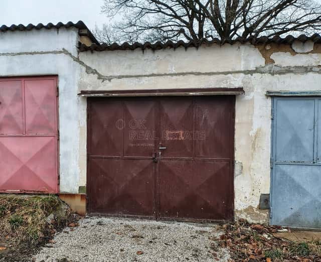 Garáž u Papírny, okres Plzeň-město