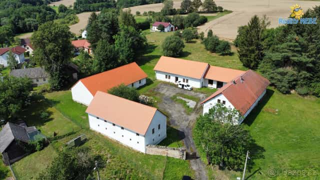 Prodej zemědělské usedlosti statku Uhřice Sedlec - Prčice, okres Benešov
