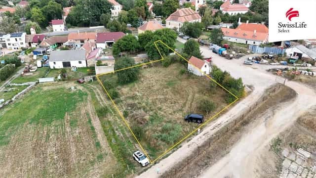 Prodej stavebního pozemku 1858 m2, Hostim, okres Znojmo