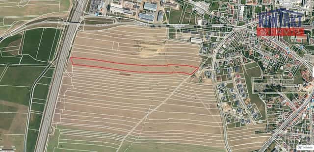 Rozlehlý pozemek s obrovským potenciálem ve Veselí nad Lužni, okres Tábor