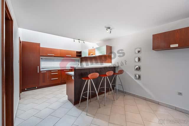 Pronájem RD 3kk 105 m2 + 52 m2 garáž, Praha - Zličín, Praha 5