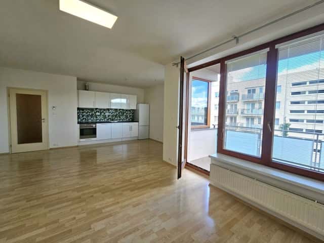 Pronájem bytu - prostorný byt 2kk, 65 m2 s lodžií + garážové stání, Praha 15 - Hostivař, ul. Rižská, Rižská, Praha 10 – Hostivař