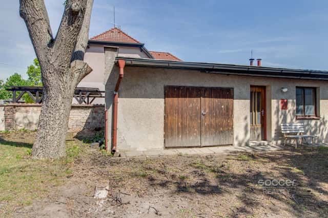 Pronájem garáží s pozemkem 450 m2, ul. Dobšická, Praha Horní Počernice., Dobšická, Praha 9 – Horní Počernice