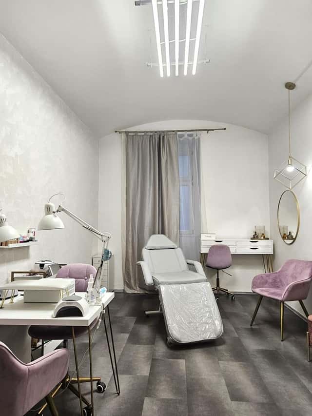 Kosmetický salon k pronájmu cca 10 m2, Praha 2 - Vinohrady., Laubova, Praha 3 – Vinohrady