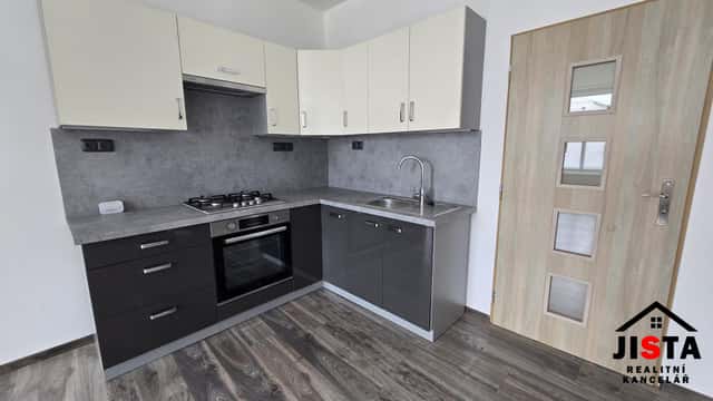 Pronájem bytu 3+1 v OV ve Šternberku, ČSA, Šternberk, okres Olomouc
