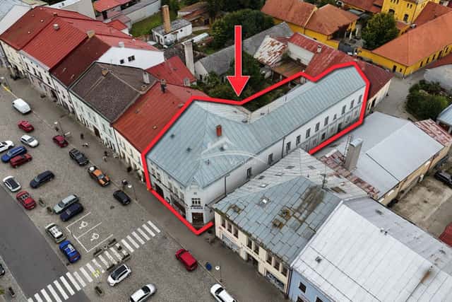Velký dům s investičním potenciálem Polná, centrum, Husovo náměstí, Polná, okres Jihlava
