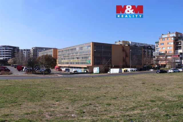 Prodej garážového stání, 18 m, Praha, ul. Lovosická, Lovosická, Praha 9 – Střížkov