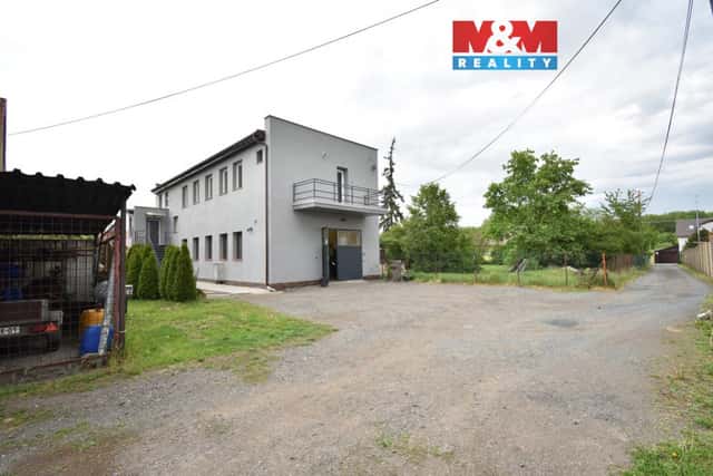 Prodej výrobního a bytového objektu, 300 m2 v obci Libiš, Praha 8
