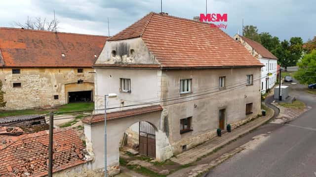 Prodej rodinného domu se stodolou, 424 m, Želeč, Měcholupy, Praha 4 – Želeč